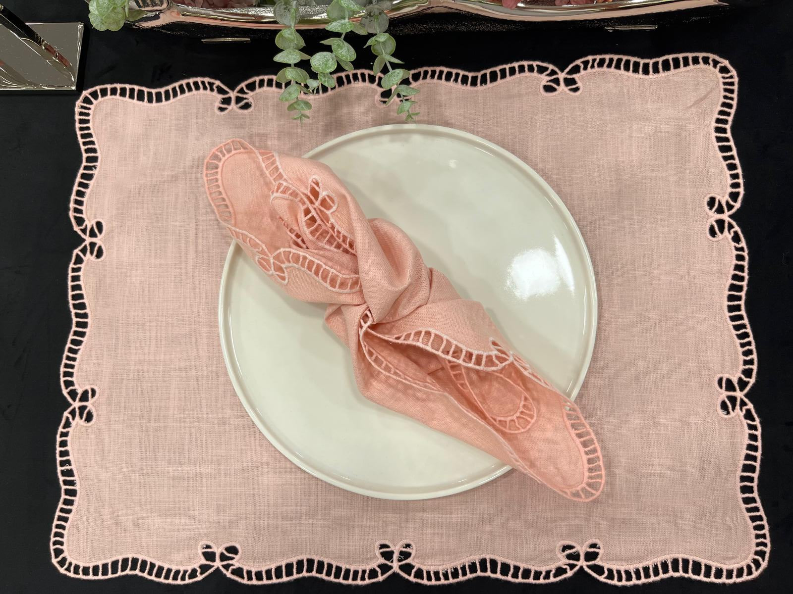 Narin Pembe Amerikan Servis Takımı